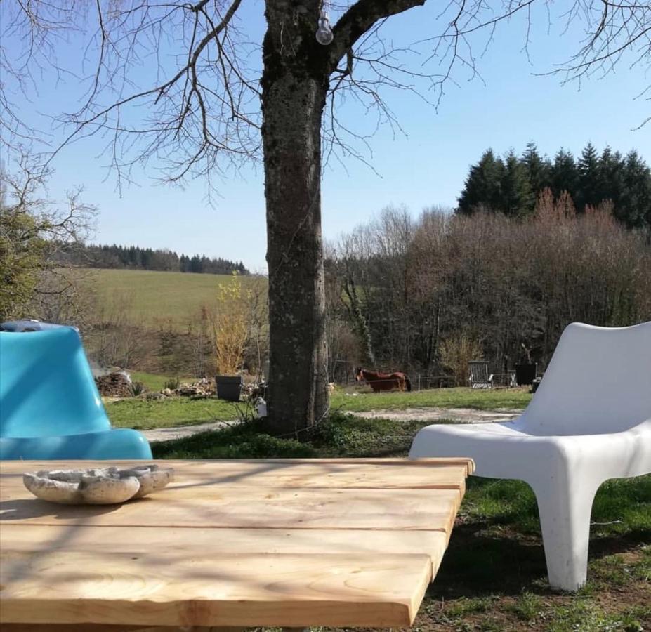 Gite Au Petit Bonheur Chateldon Kültér fotó