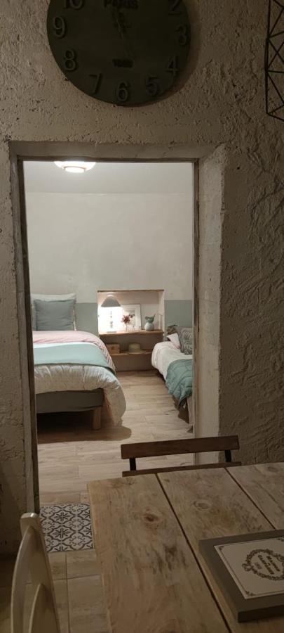Gite Au Petit Bonheur Chateldon Kültér fotó