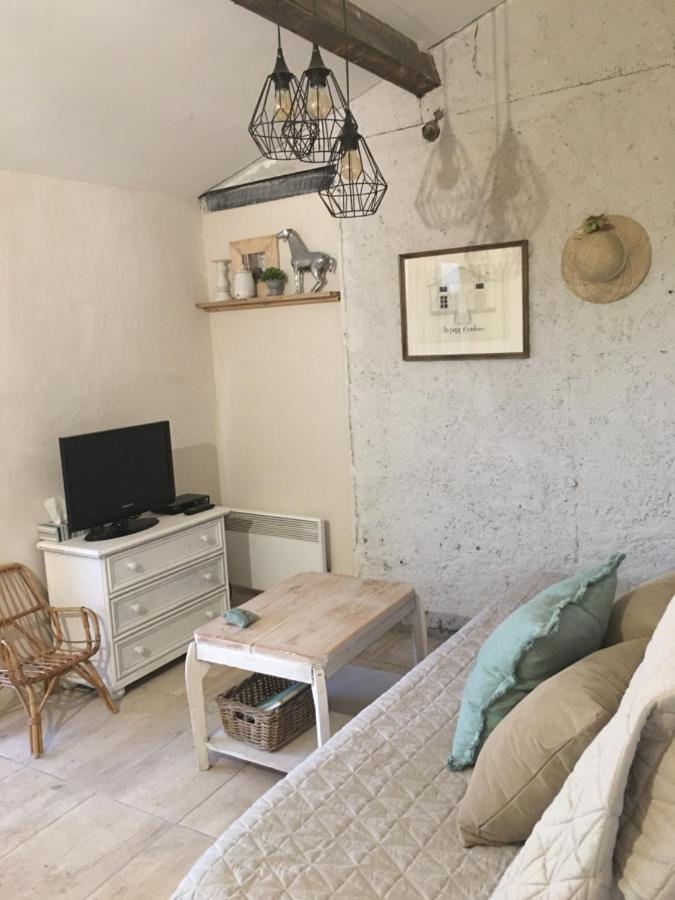 Gite Au Petit Bonheur Chateldon Kültér fotó